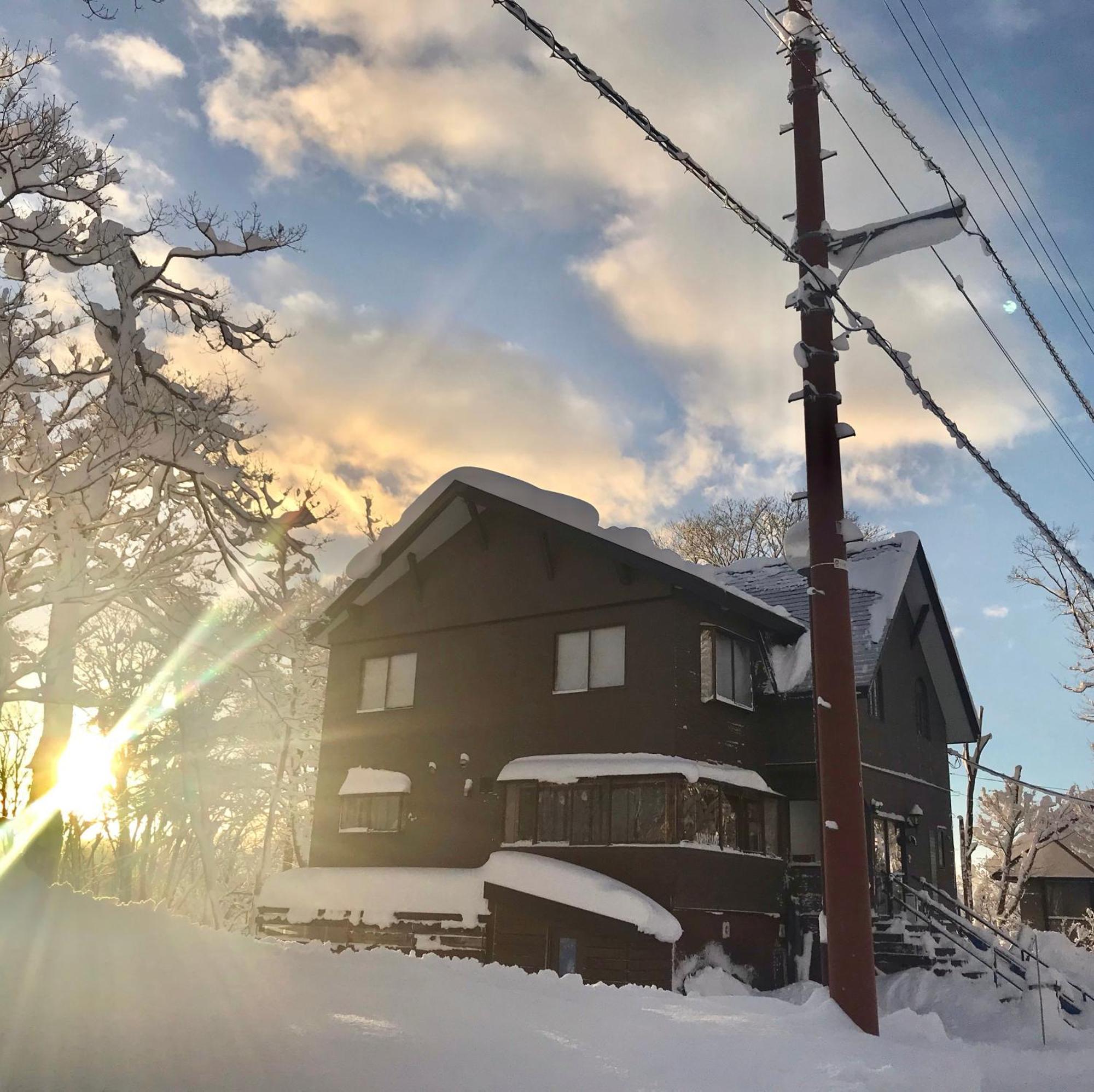 A Short Walk To Akakura Onsen Ski Lift And Town By Japow House Hotell Myoko Exteriör bild